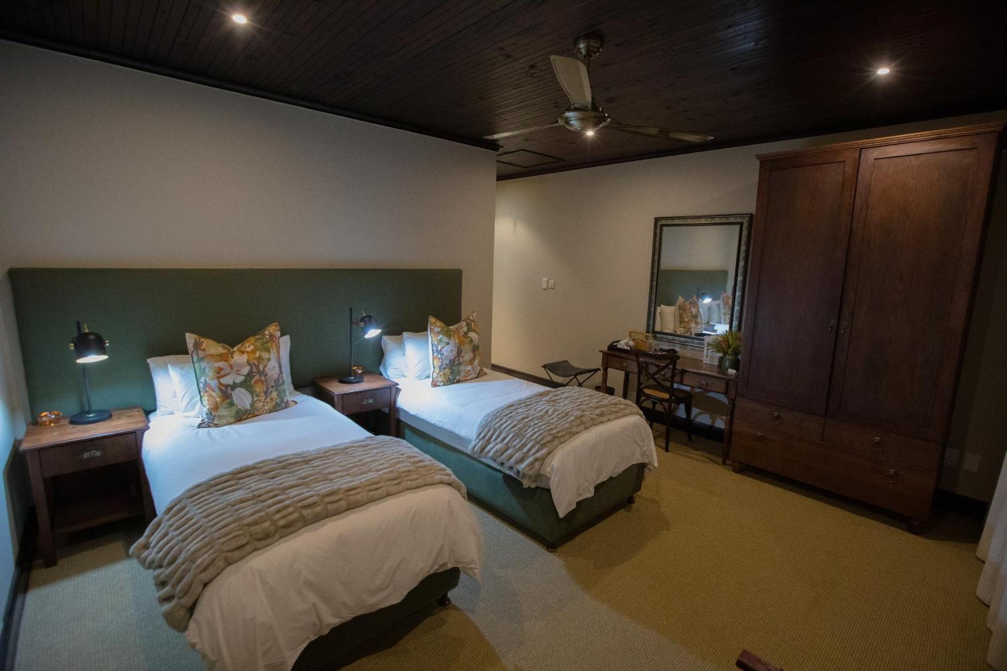 Swartberg Private Game Lodge เอาท์สโฮร์น ภายนอก รูปภาพ